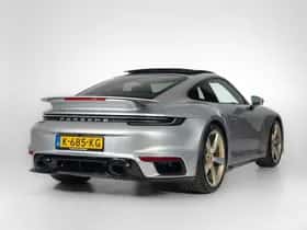 Porsche 911 (2021) thumbnail 2