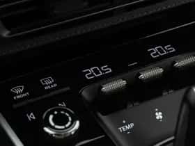 Porsche 911 (2021) thumbnail 36