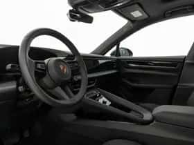 Porsche Macan (2026) thumbnail 3