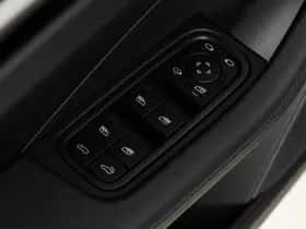 Porsche Macan (2026) thumbnail 40