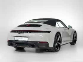 Porsche 911 (2025) thumbnail 2