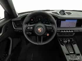 Porsche 911 (2025) thumbnail 9