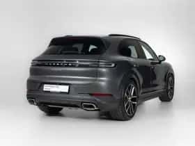 Porsche Cayenne (2025) thumbnail 2