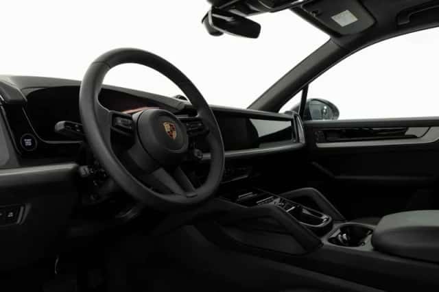 Porsche Cayenne (2025) thumbnail 3