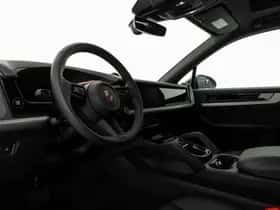 Porsche Cayenne (2025) thumbnail 3