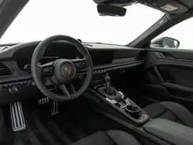 Porsche 911 (2025) thumbnail 3