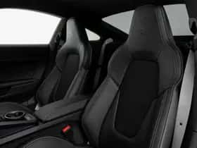 Porsche 911 (2025) thumbnail 4