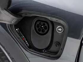 Porsche Taycan (2022) thumbnail 26