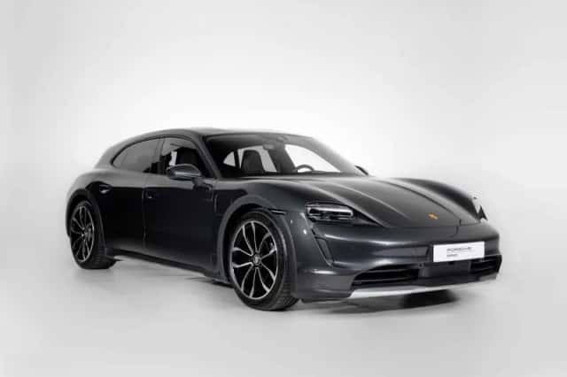 Porsche Taycan (2022) thumbnail 6