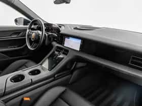 Porsche Taycan (2022) thumbnail 7