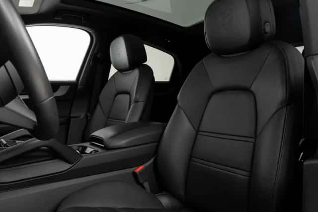 Porsche Cayenne (2025) thumbnail 4