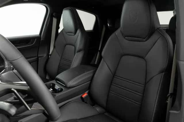 Porsche Cayenne (2026) thumbnail 4