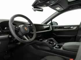 Porsche Cayenne (2026) thumbnail 3