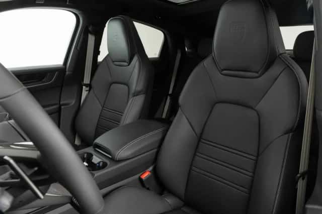 Porsche Cayenne (2026) thumbnail 4
