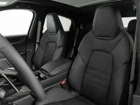 Porsche Cayenne (2026) thumbnail 4