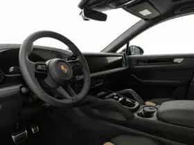Porsche Cayenne (2026) thumbnail 3