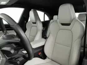 Porsche Macan (2024) thumbnail 4