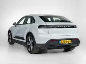 Porsche Macan (2024) thumbnail 6