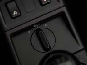 Porsche 911 (1993) thumbnail 38
