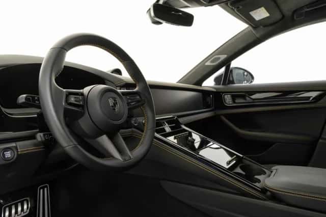 Porsche Panamera (2025) thumbnail 3