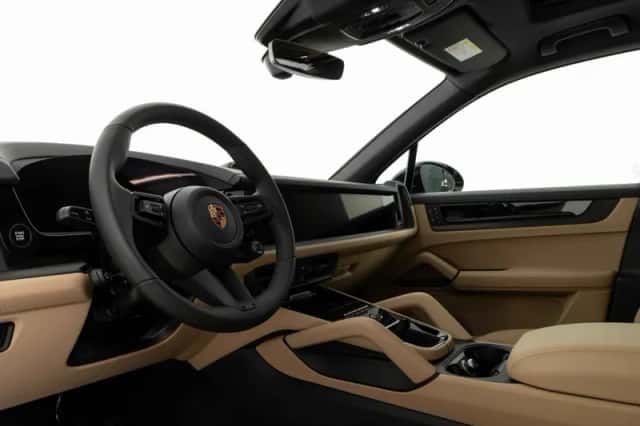 Porsche Cayenne (2026) thumbnail 3