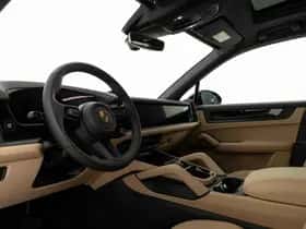 Porsche Cayenne (2026) thumbnail 3