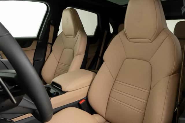 Porsche Cayenne (2026) thumbnail 4
