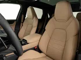 Porsche Cayenne (2026) thumbnail 4