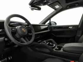 Porsche Cayenne (2026) thumbnail 3