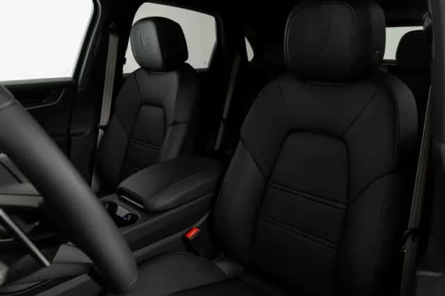 Porsche Cayenne (2026) thumbnail 4