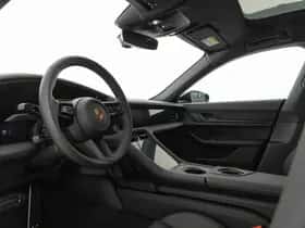 Porsche Taycan (2026) thumbnail 3