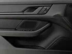 Porsche Taycan (2026) thumbnail 35
