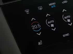 Porsche Taycan (2026) thumbnail 43