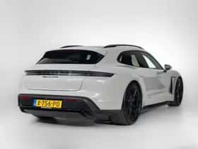 Porsche Taycan (2024) thumbnail 2