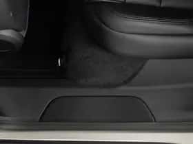 Porsche Taycan (2024) thumbnail 36