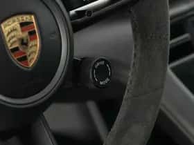 Porsche Taycan (2024) thumbnail 37