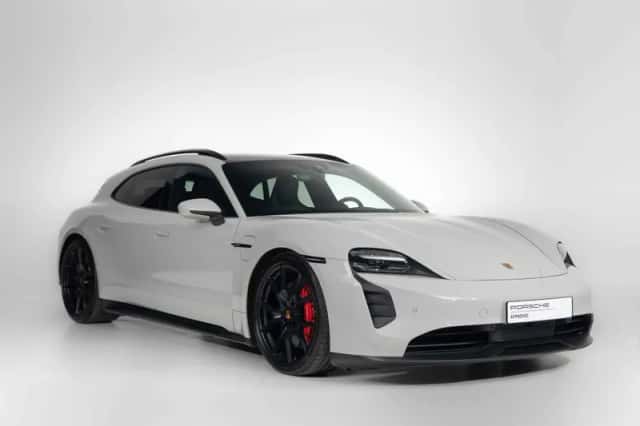 Porsche Taycan (2024) thumbnail 5