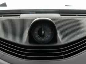 Porsche Taycan (2024) thumbnail 43