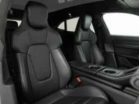 Porsche Taycan (2024) thumbnail 8