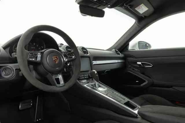Porsche 718 (2021) thumbnail 3