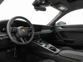 Porsche 911 (2026) thumbnail 3