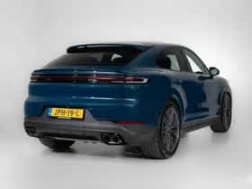 Porsche Cayenne (2025) thumbnail 2