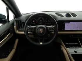 Porsche Cayenne (2025) thumbnail 9