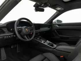 Porsche 911 (2025) thumbnail 3