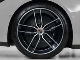 Porsche 911 (2025) thumbnail 22