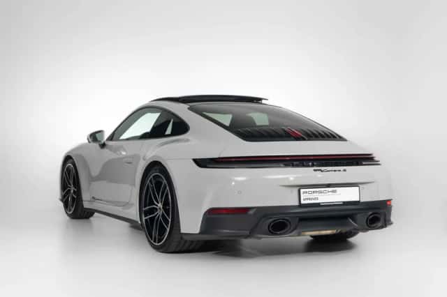 Porsche 911 (2025) thumbnail 6