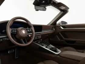 Porsche 911 (2025) thumbnail 3