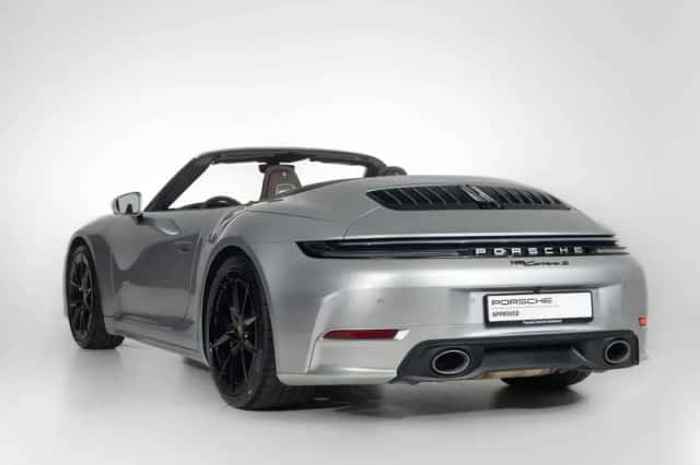 Porsche 911 (2025) thumbnail 6