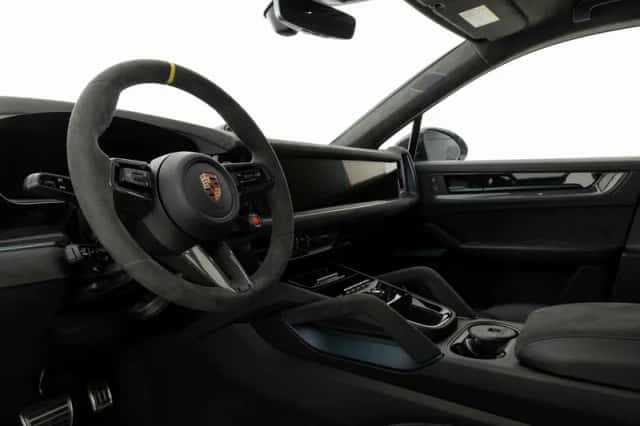 Porsche Cayenne (2025) thumbnail 3
