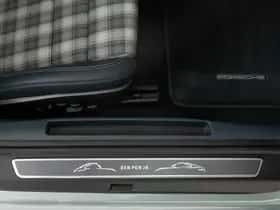 Porsche 911 (2022) thumbnail 24